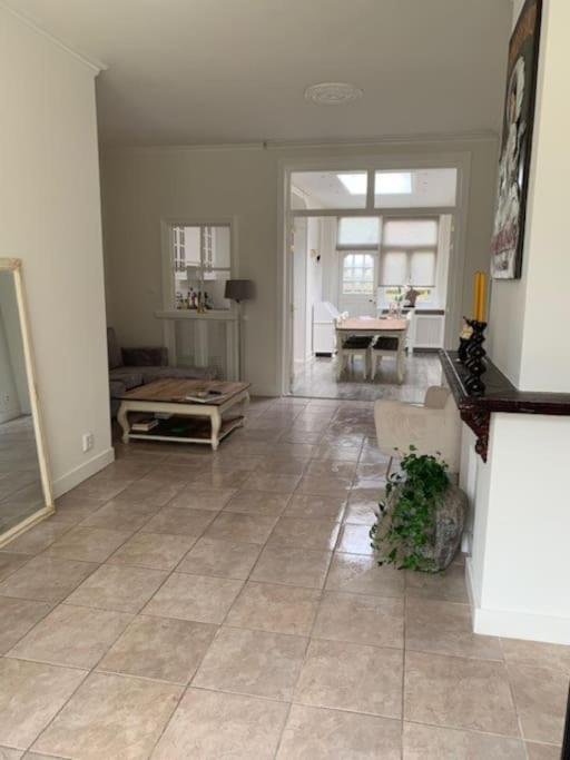 Een Heerlijke Woning Op Loopafstand Van Centrum! Leeuwarden Ngoại thất bức ảnh